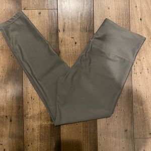 Zyia grey metallic light n tight 7/8 legging